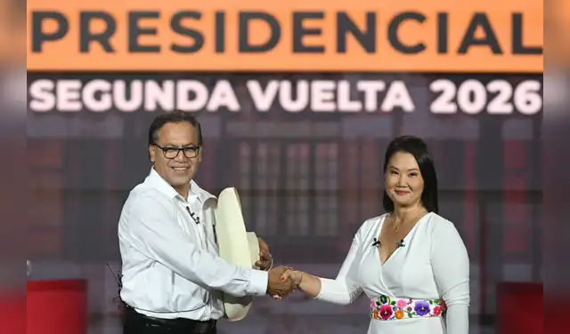 Roberto Sánchez in Keiko Fujimori boj za predsedništvo.